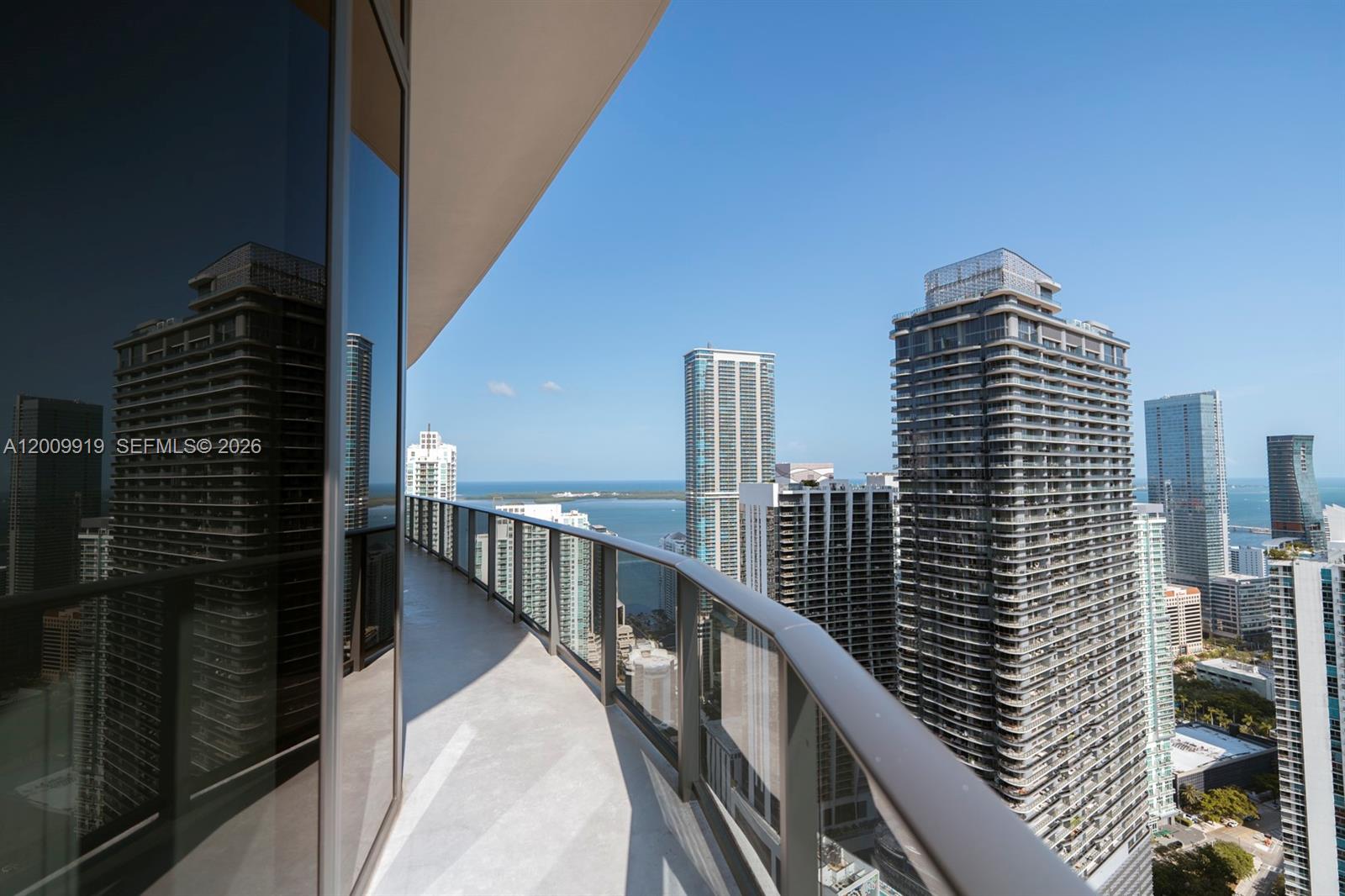 45 SW 9th St 4906