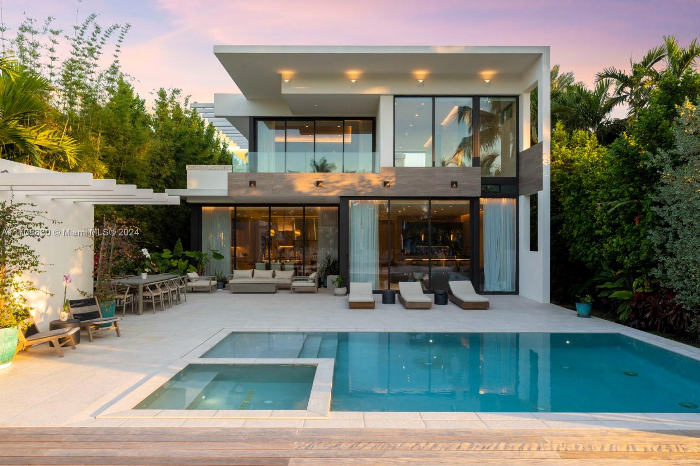 SUNSET ISLANDS-ISLAND N3 - Residential