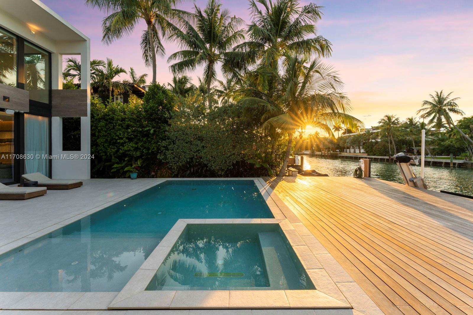 SUNSET ISLANDS-ISLAND N3 - Residential