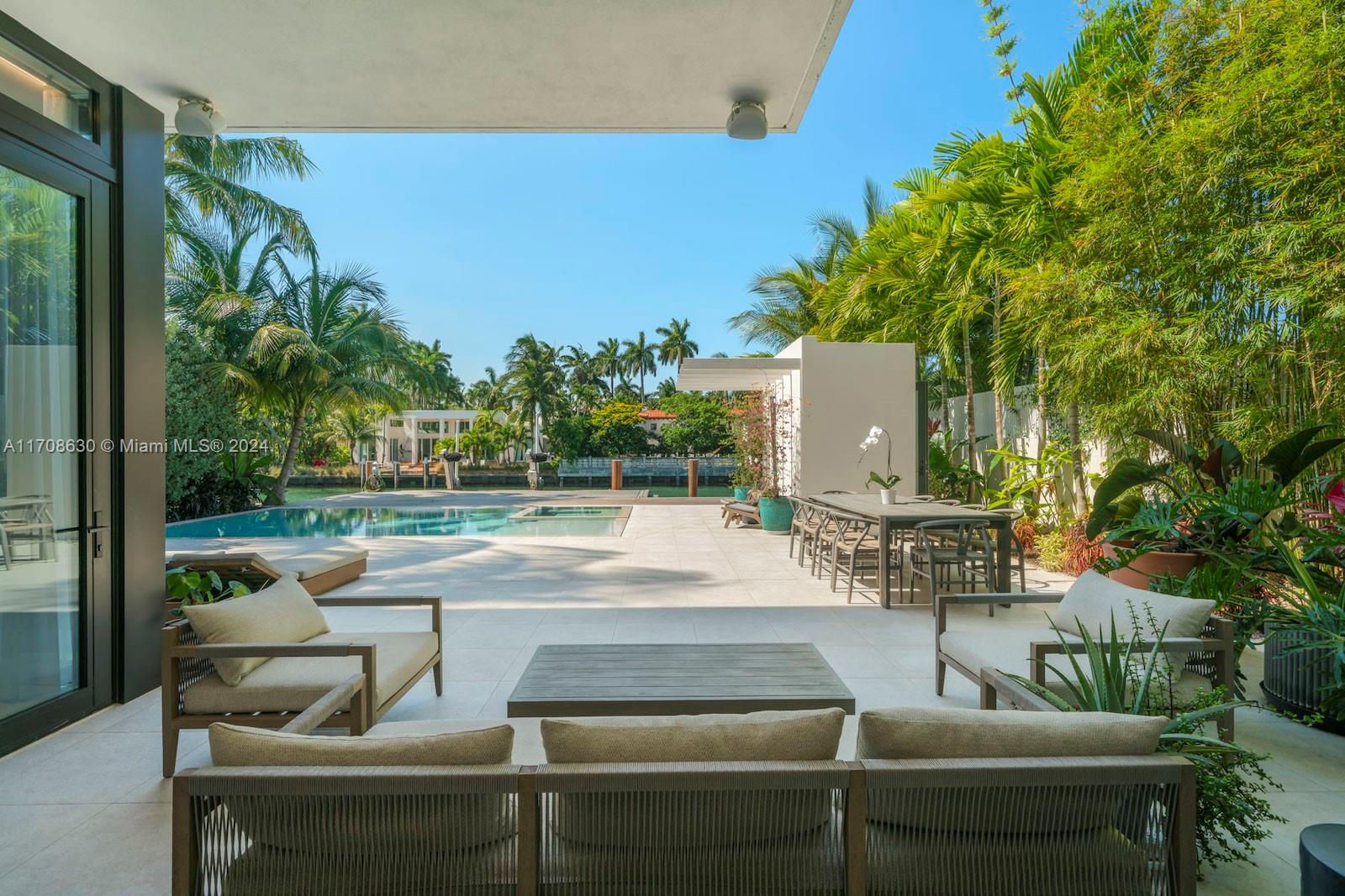 SUNSET ISLANDS-ISLAND N3 - Residential