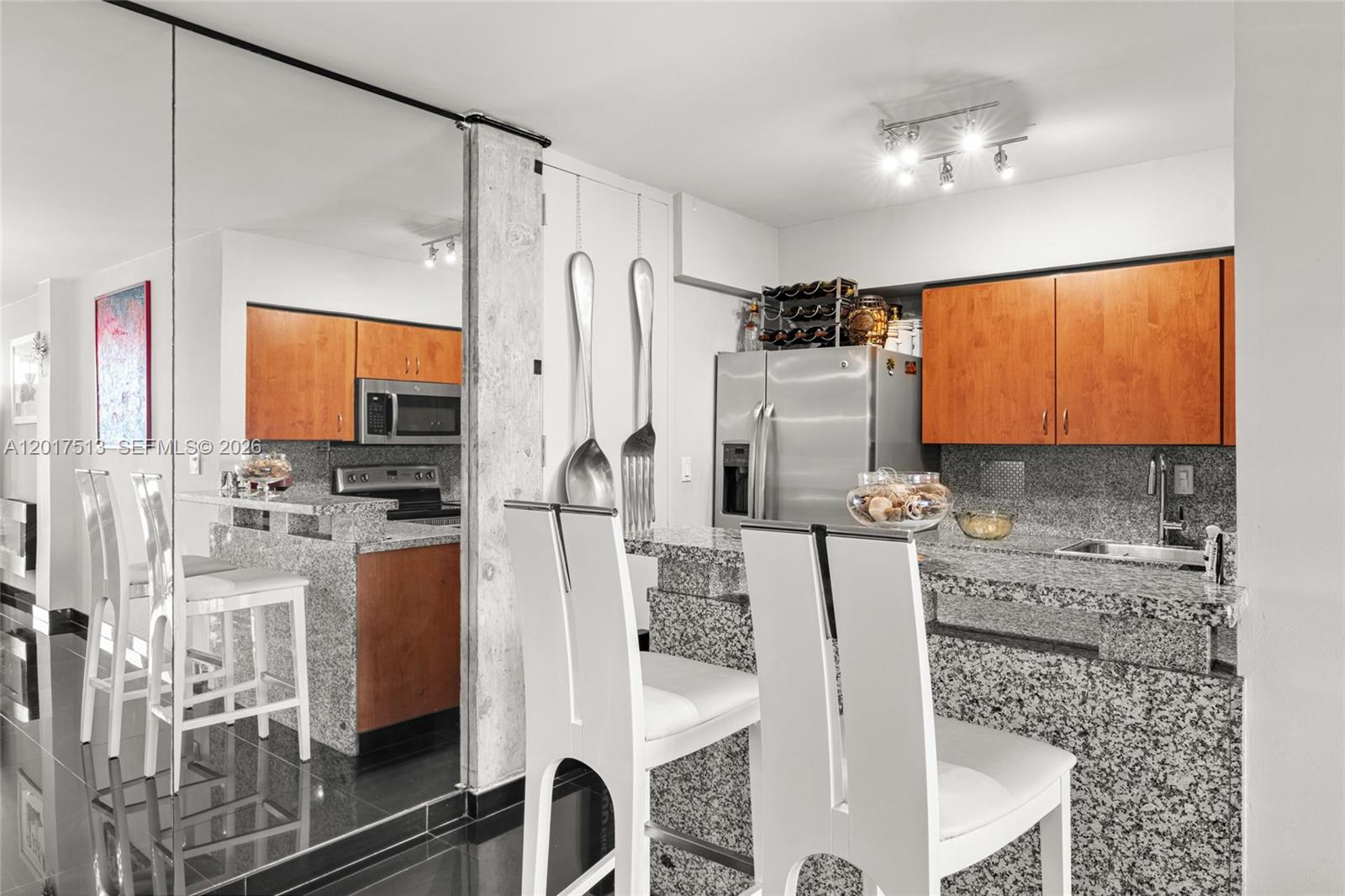 PALM BAY CONDOMINIUM - Residential