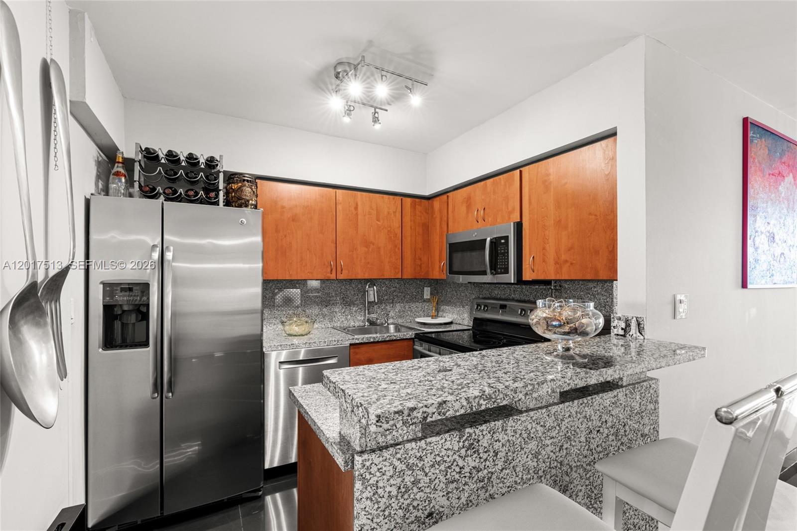 PALM BAY CONDOMINIUM - Residential