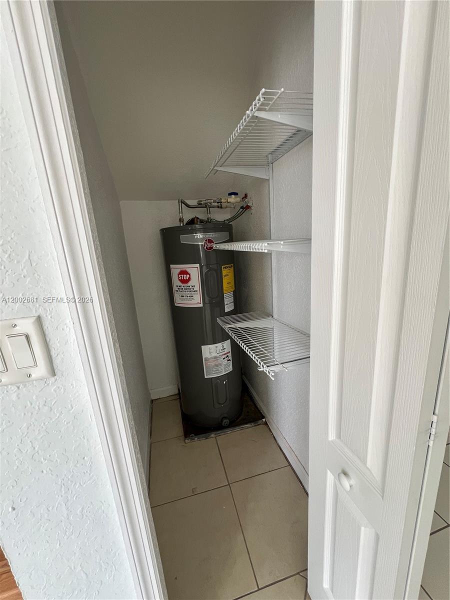 COURTYARDS FOUR CONDO - Residential