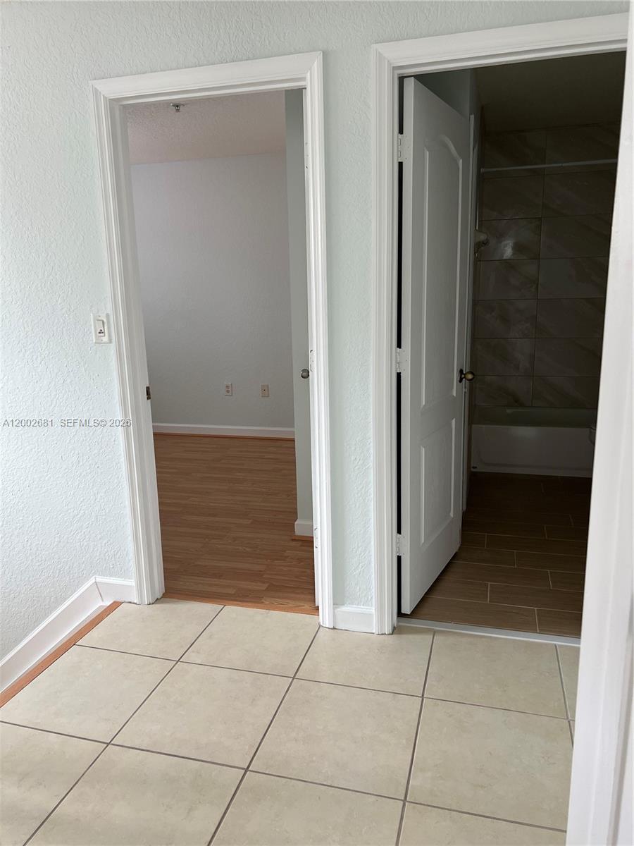 COURTYARDS FOUR CONDO - Residential