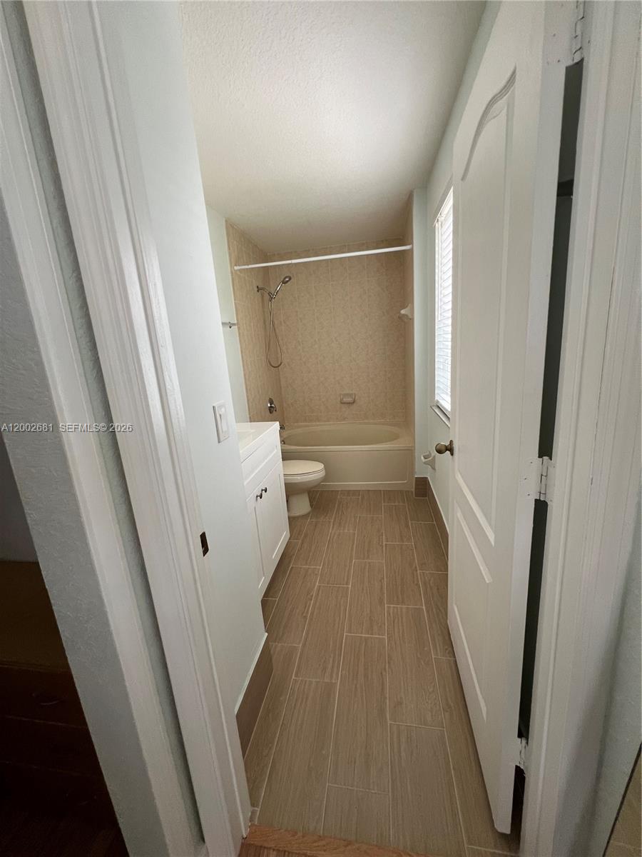 COURTYARDS FOUR CONDO - Residential