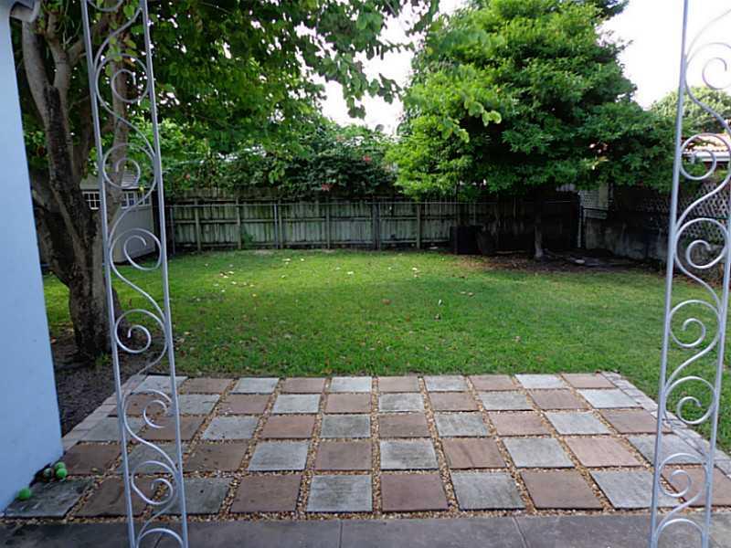 ALTOS DEL MAR NO 6 - Residential Lease