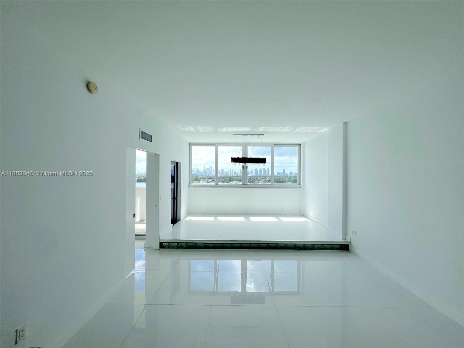Stunning Penthouse with direct breathtaking Bay View. 900 sqf. Large one bedroom plus legal spacious Den, completely and tastefully remodeled, very stylish. HOA fees include internet and cable. Great building, resort-style Amenities, Gym, Pool Deck and BBQ, Rec-Room with Pool-table, Convenience store, Front Desk with 24hr-Security. The unit is rented UNFURNISHED.
