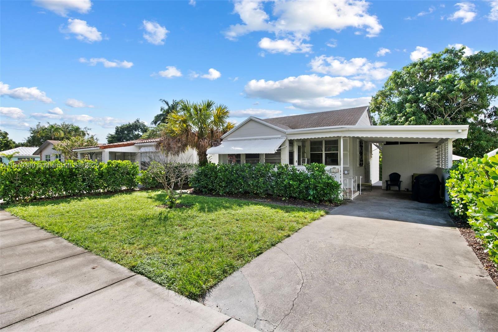 HOLLYWOOD PARK - Residential