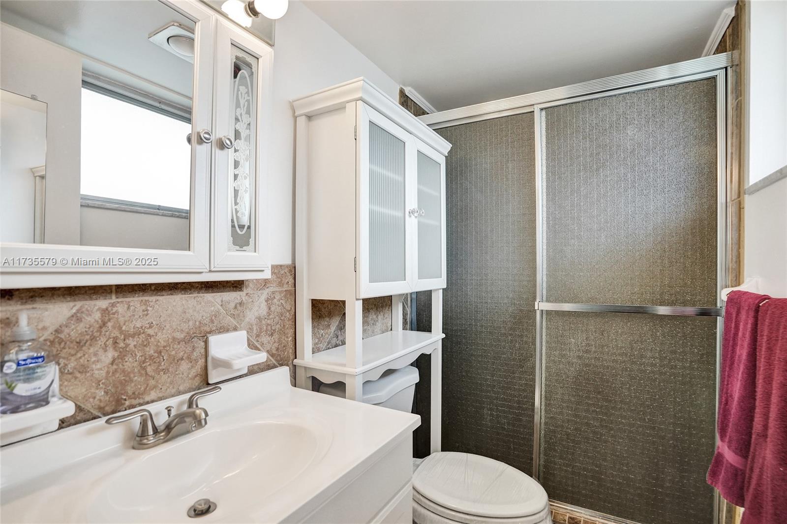 HILLCREST CONDO NO 5 - Residential