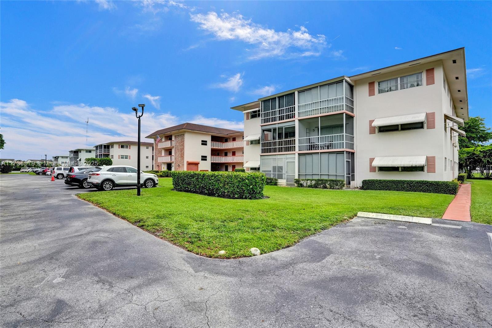 HILLCREST CONDO NO 5 - Residential