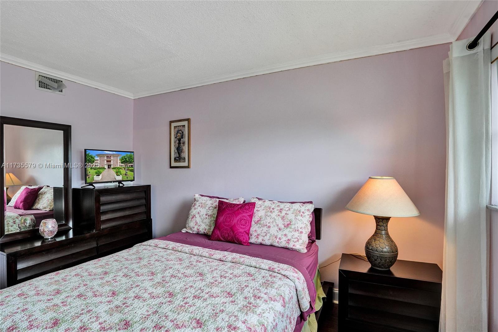 HILLCREST CONDO NO 5 - Residential