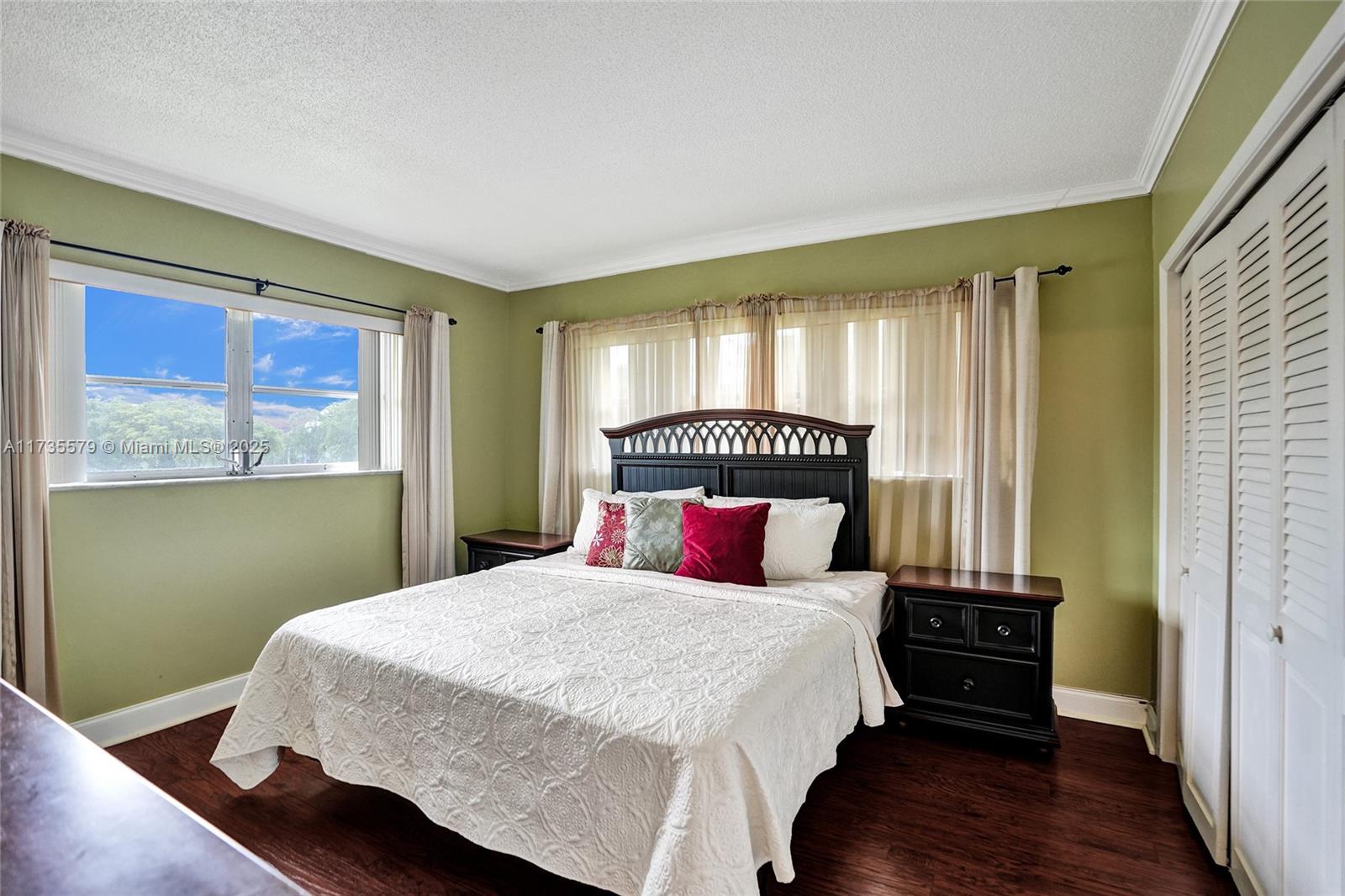 1100 Hillcrest Ct 302