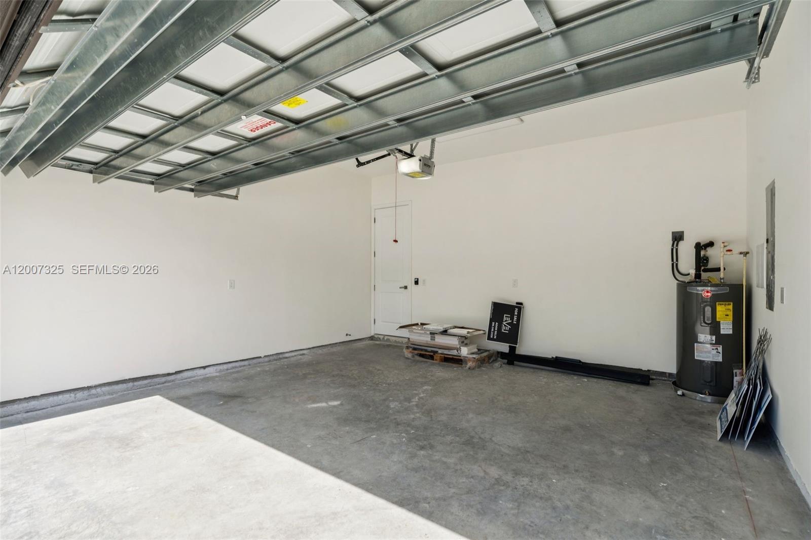 COLLIER GROVES - Residential