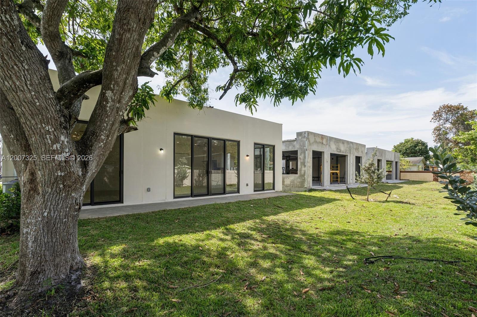 COLLIER GROVES - Residential