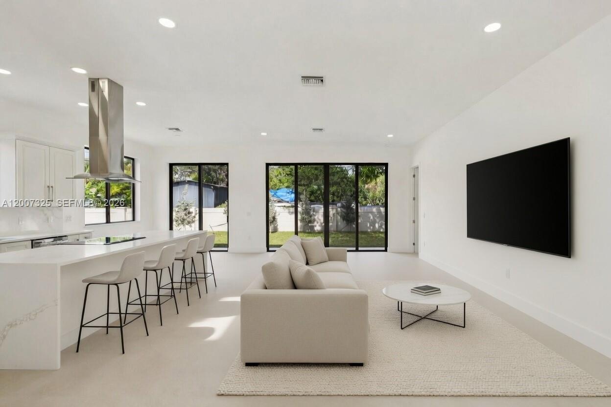 COLLIER GROVES - Residential