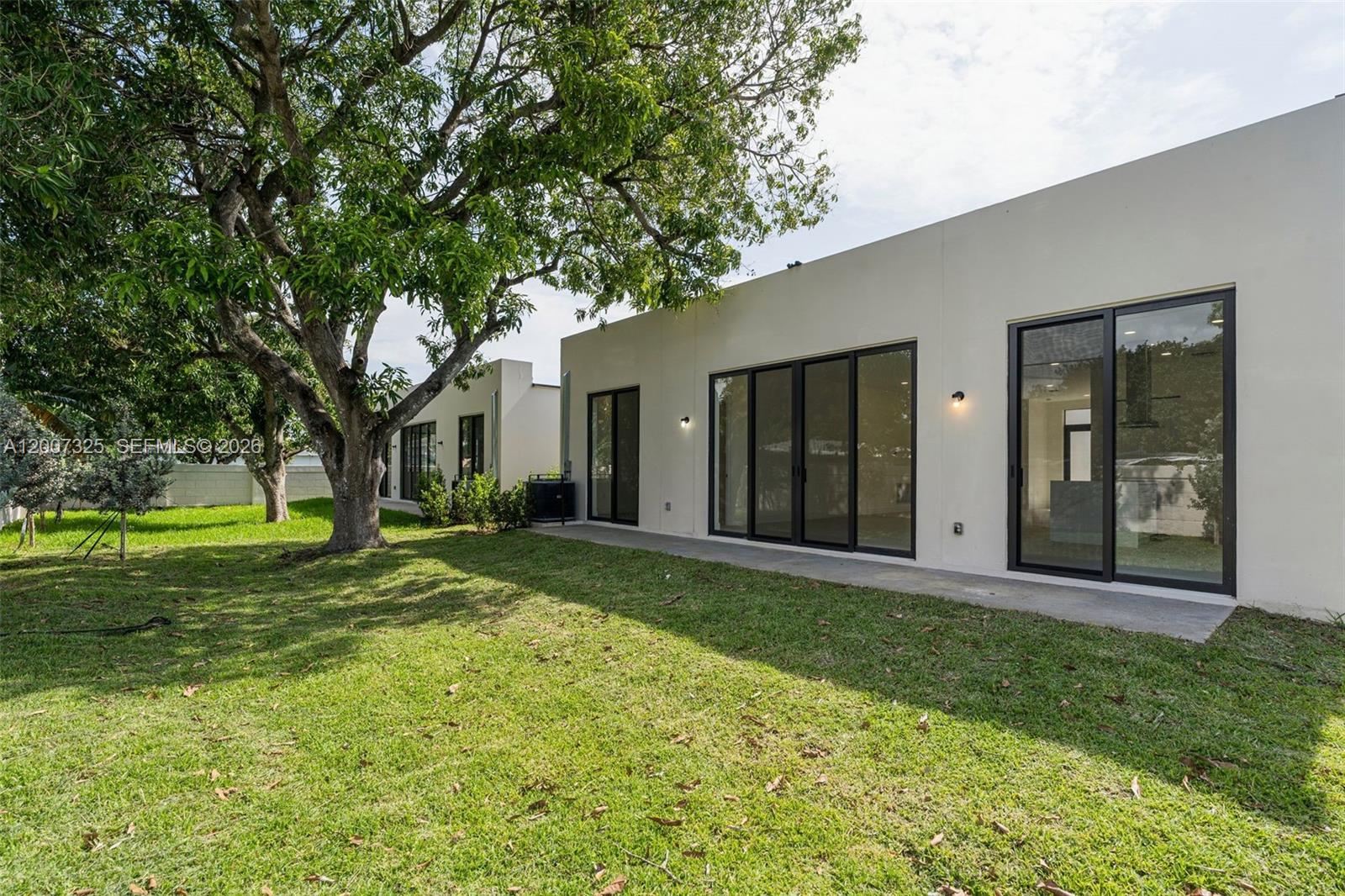 COLLIER GROVES - Residential