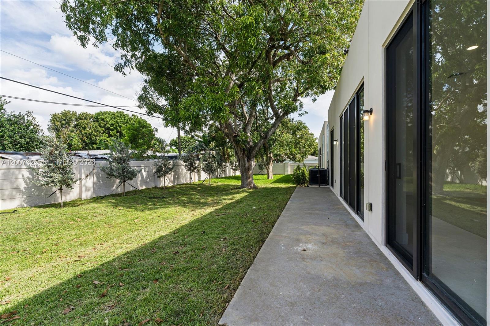 COLLIER GROVES - Residential