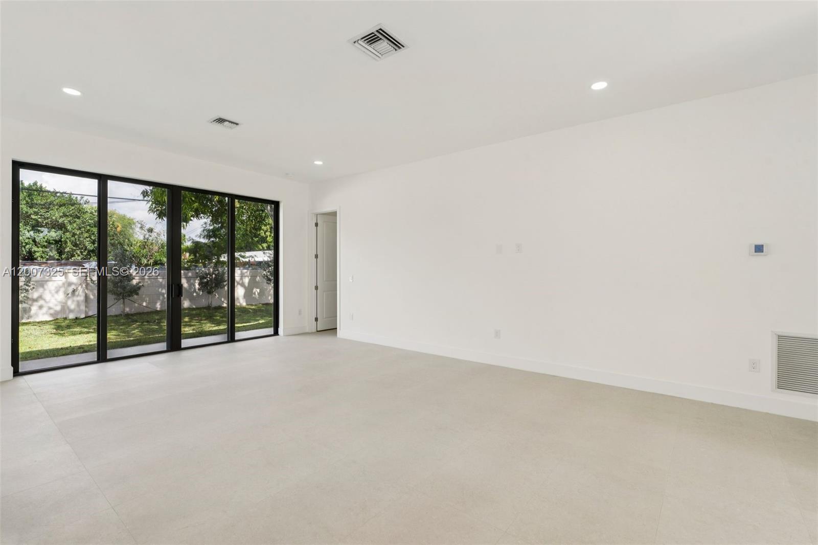 COLLIER GROVES - Residential