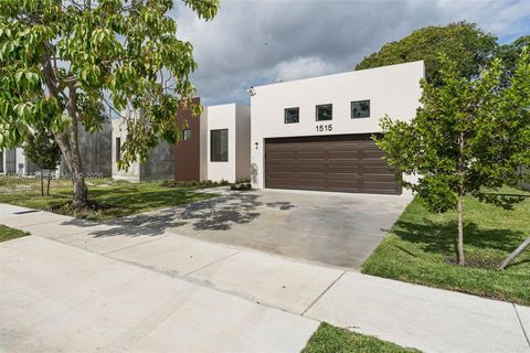 Tiny photo for 1515 SW 40th Ter, Fort Lauderdale, FL 33317 (MLS # A12007325)