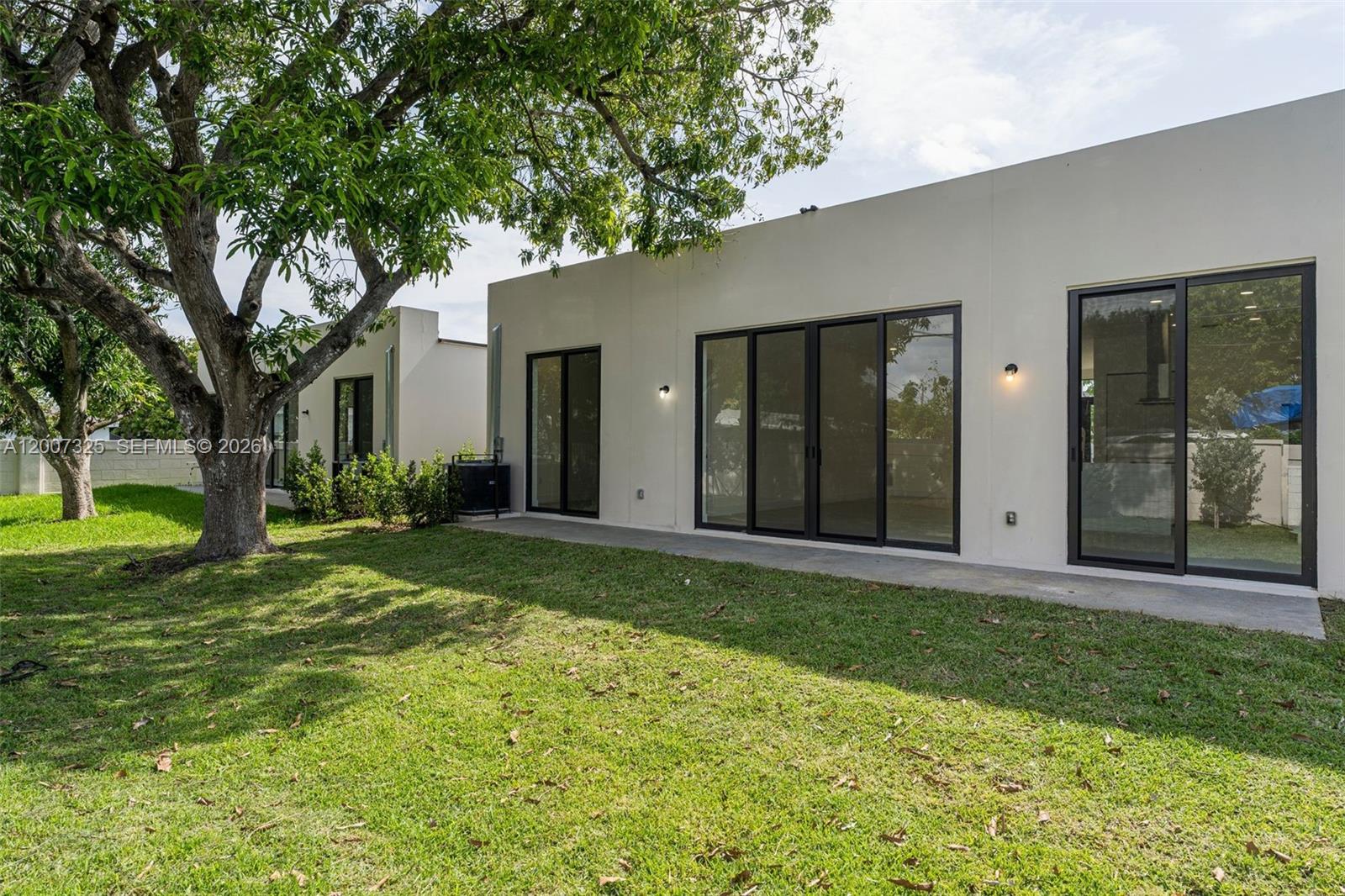 COLLIER GROVES - Residential