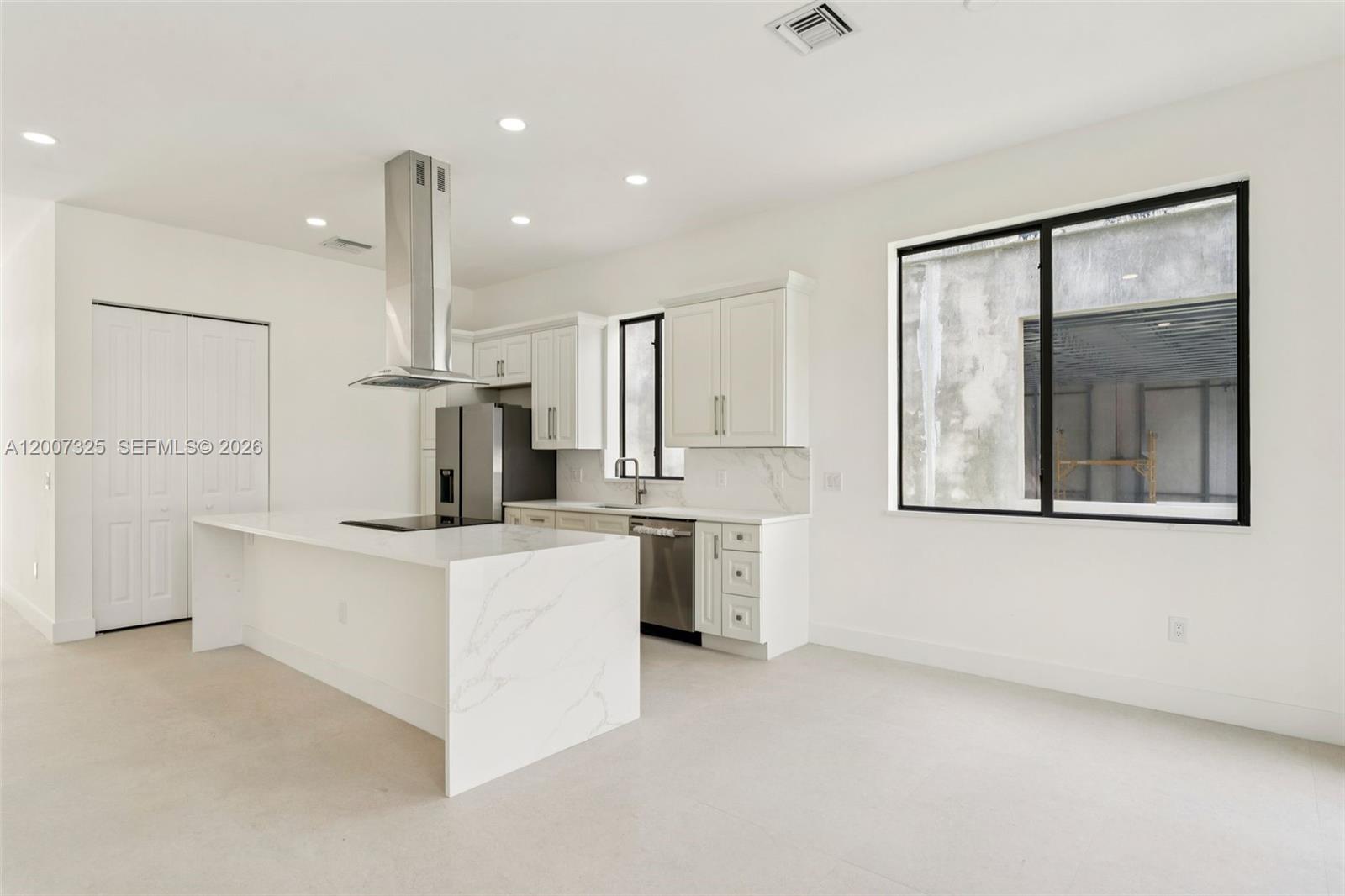 COLLIER GROVES - Residential