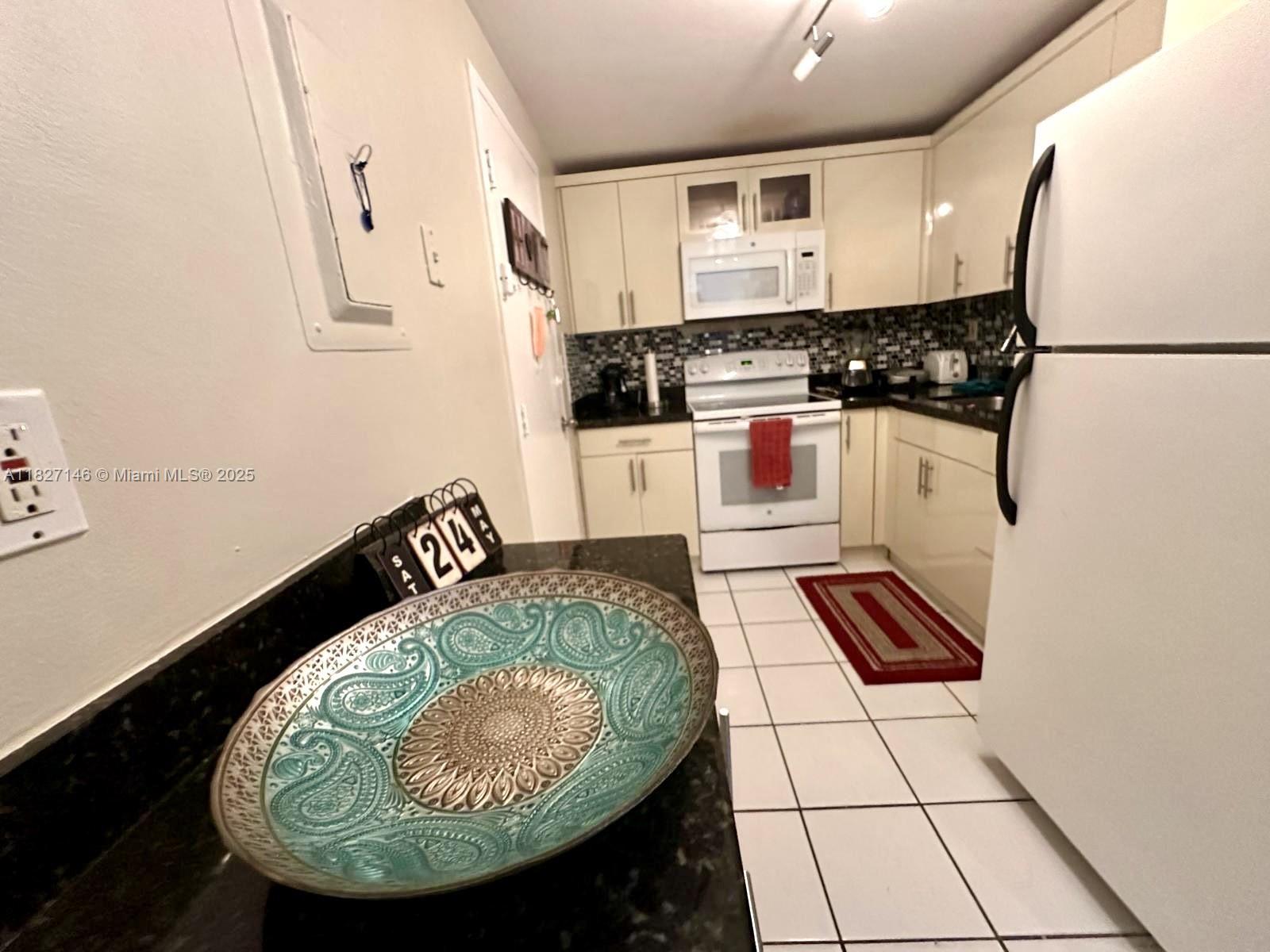 KENNEDY HOUSE CONDO - Residential