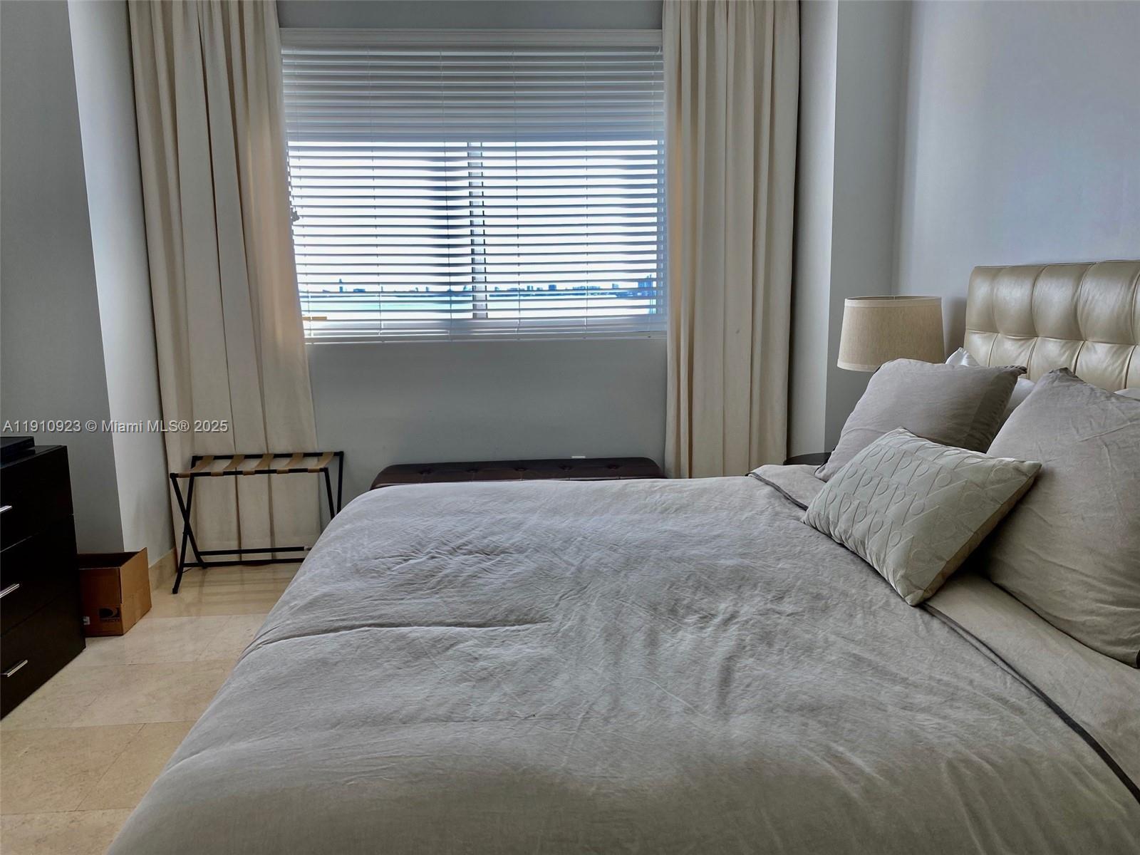 1800 CLUB CONDO - Residential