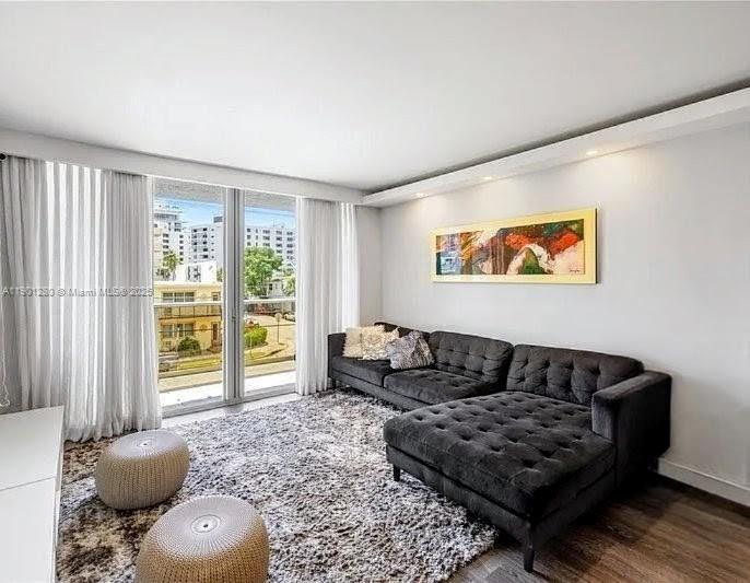 401 69th St 212, Miami Beach, FL, 33141/$549,000 4 401 69th St 212