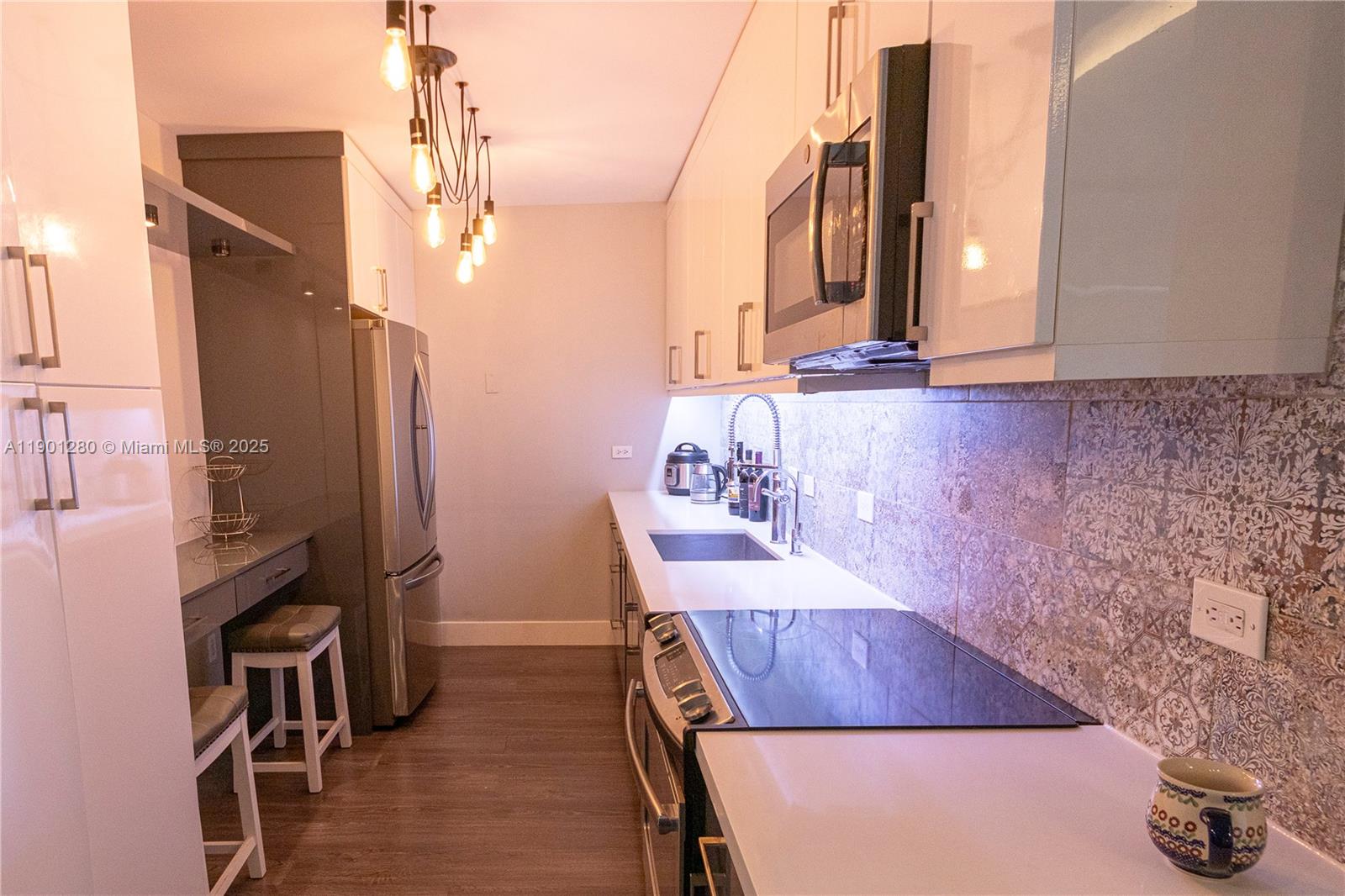 401 BLU OF NORTH BEACH CO - Residential