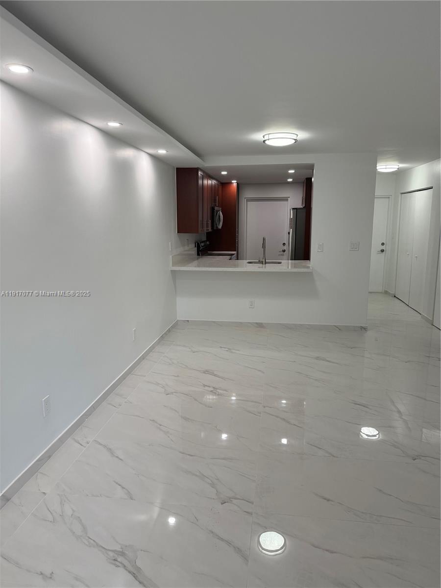 10901 N Kendall Dr 101