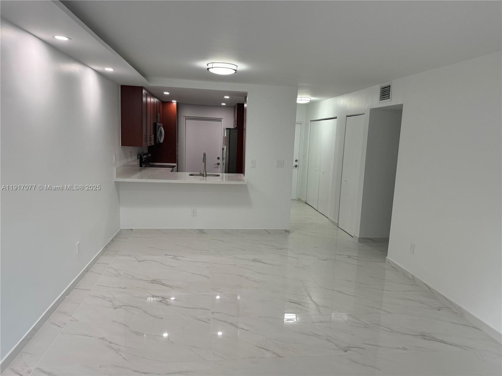 10901 N Kendall Dr 101