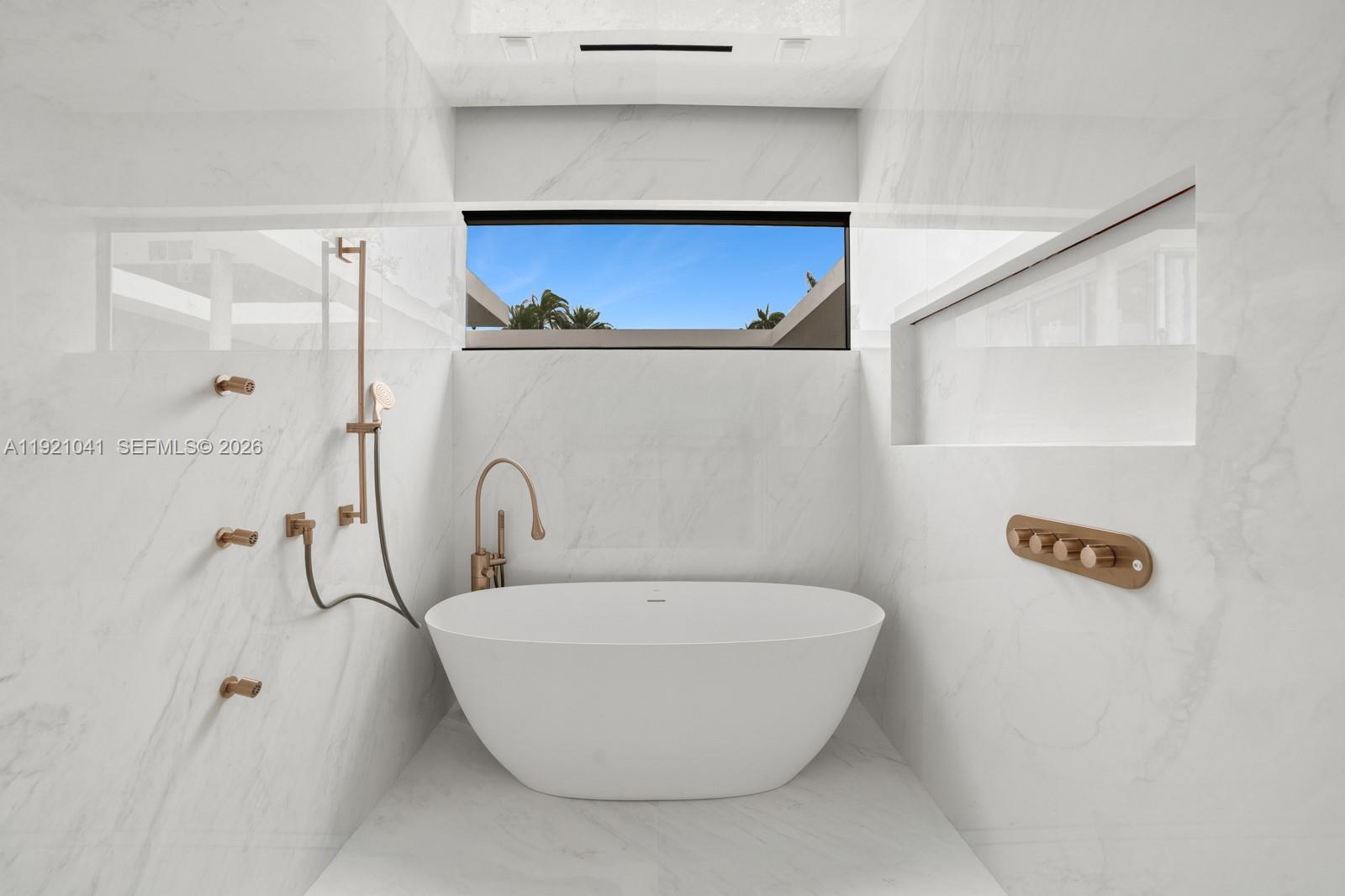 SUNSET ISLANDS-ISLAND NO - Residential