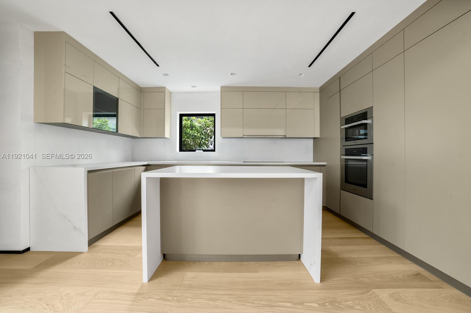 SUNSET ISLANDS-ISLAND NO - Residential