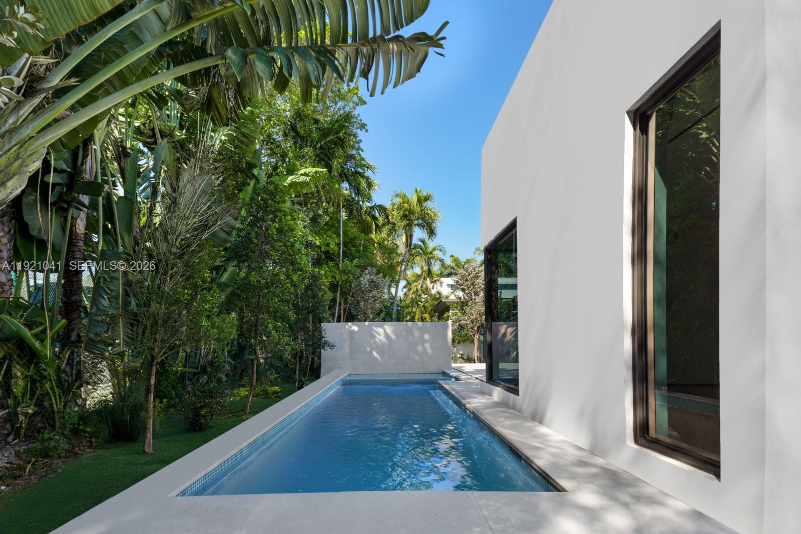 SUNSET ISLANDS-ISLAND NO - Residential