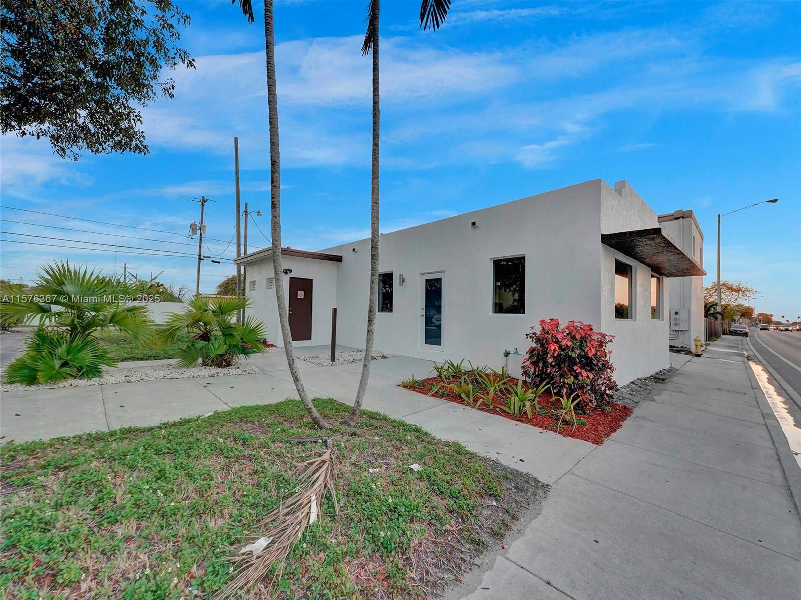 Completely remodeled commercial/office space near Pembroke Rd/Hollywood area. Ready for the new owner to make it that fit to their use.