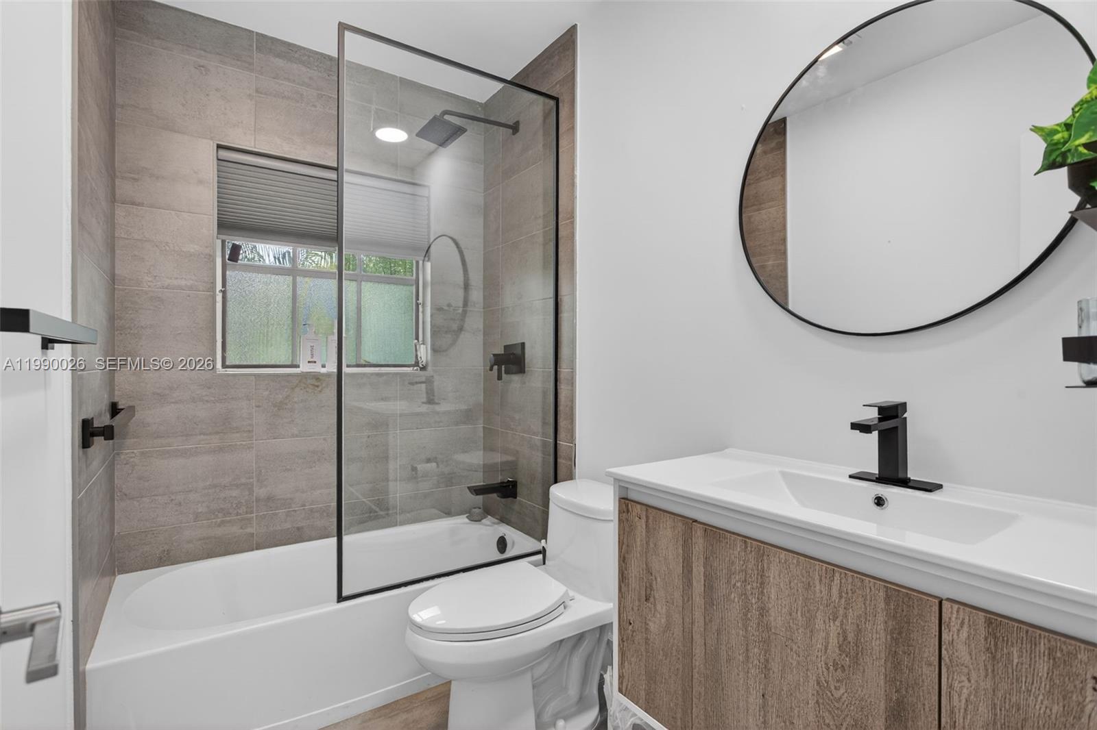 HILLSBORO SHORES SEC - Residential