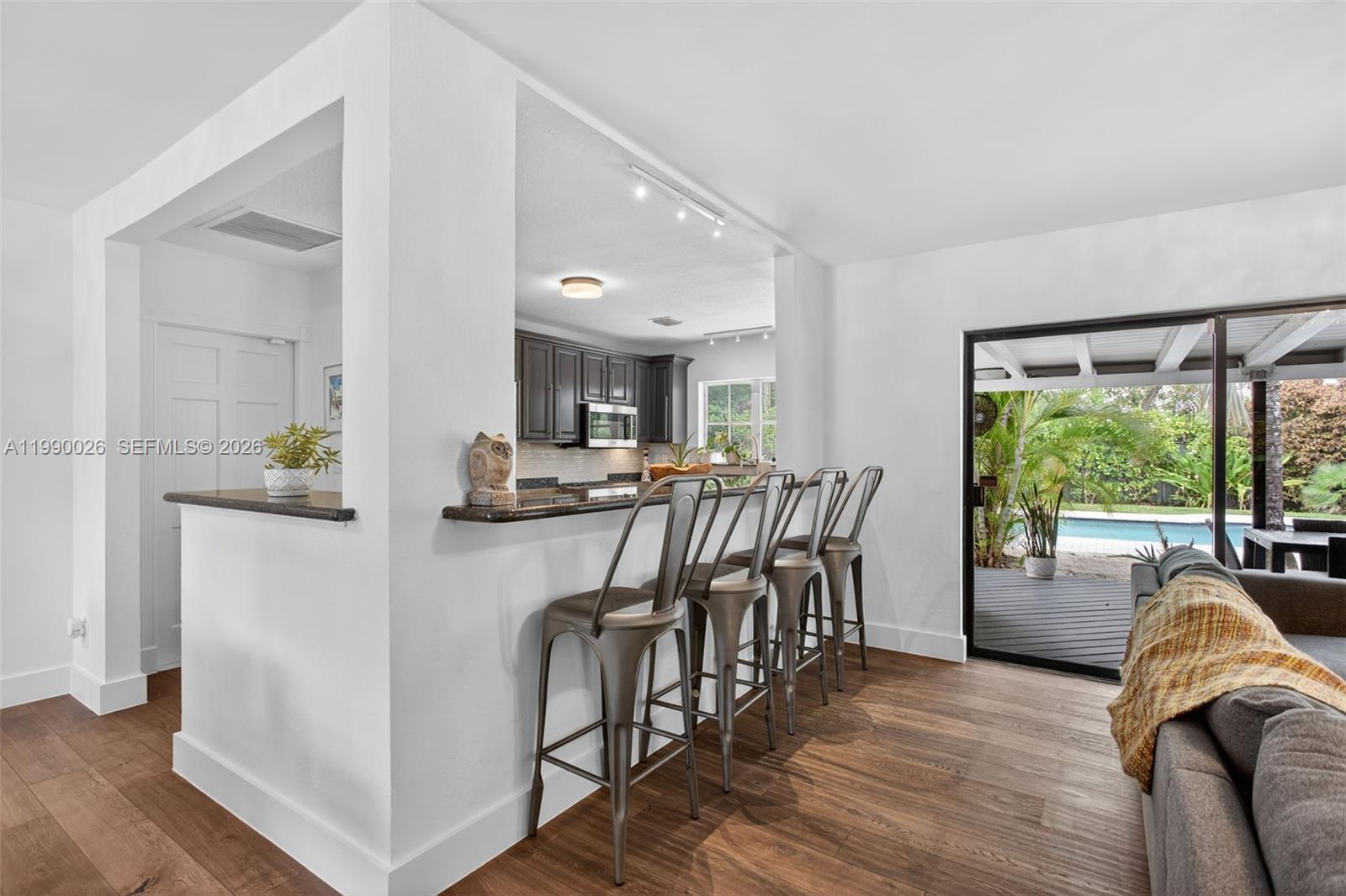 HILLSBORO SHORES SEC - Residential