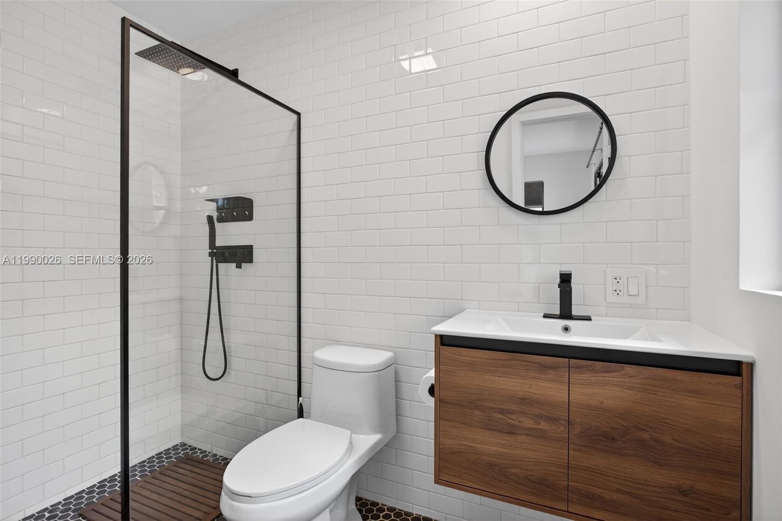 HILLSBORO SHORES SEC - Residential