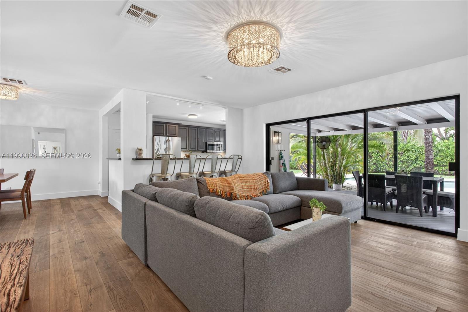 HILLSBORO SHORES SEC - Residential