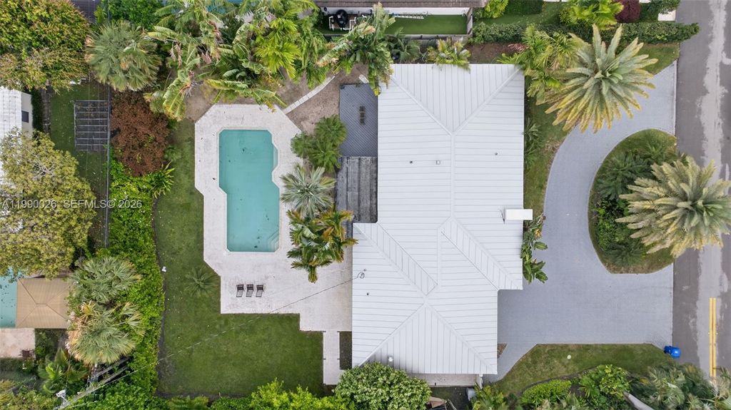 Photo of 3401 Beacon St, Pompano Beach, FL 33062 (MLS # A11990026)