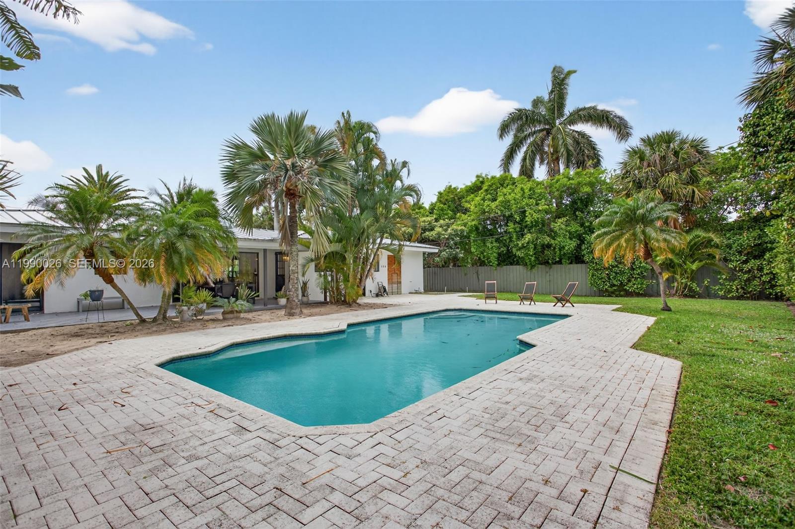 HILLSBORO SHORES SEC - Residential