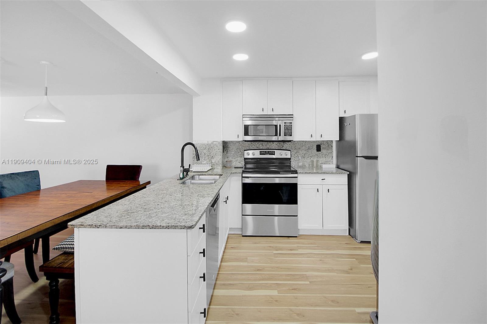 THE GEORGIAN CONDO - Residential