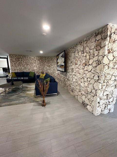 THE HORIZONS CONDO #4 - Residential Lease