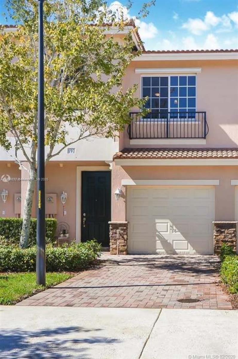 197 Las Brisas Cir 197, Sunrise, Miami-Dade County, Florida - 3 Bedrooms  
3 Bathrooms - 