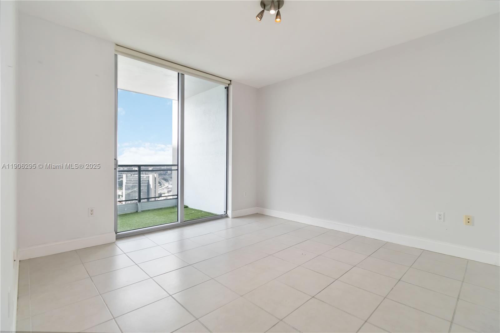 IVY CONDO - Residential Lease