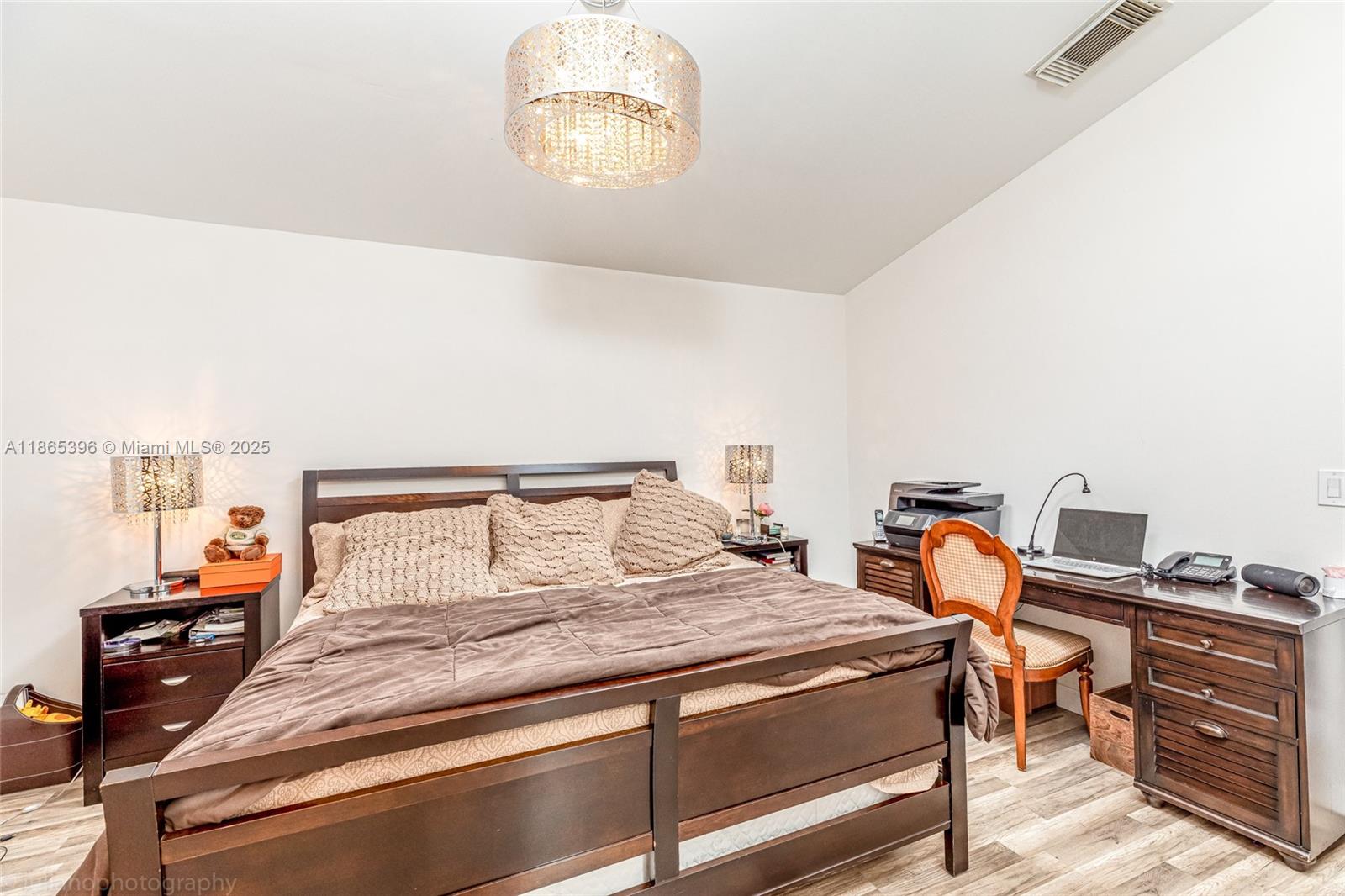 BANYAN OAKRIDGE PLAT - Residential Lease