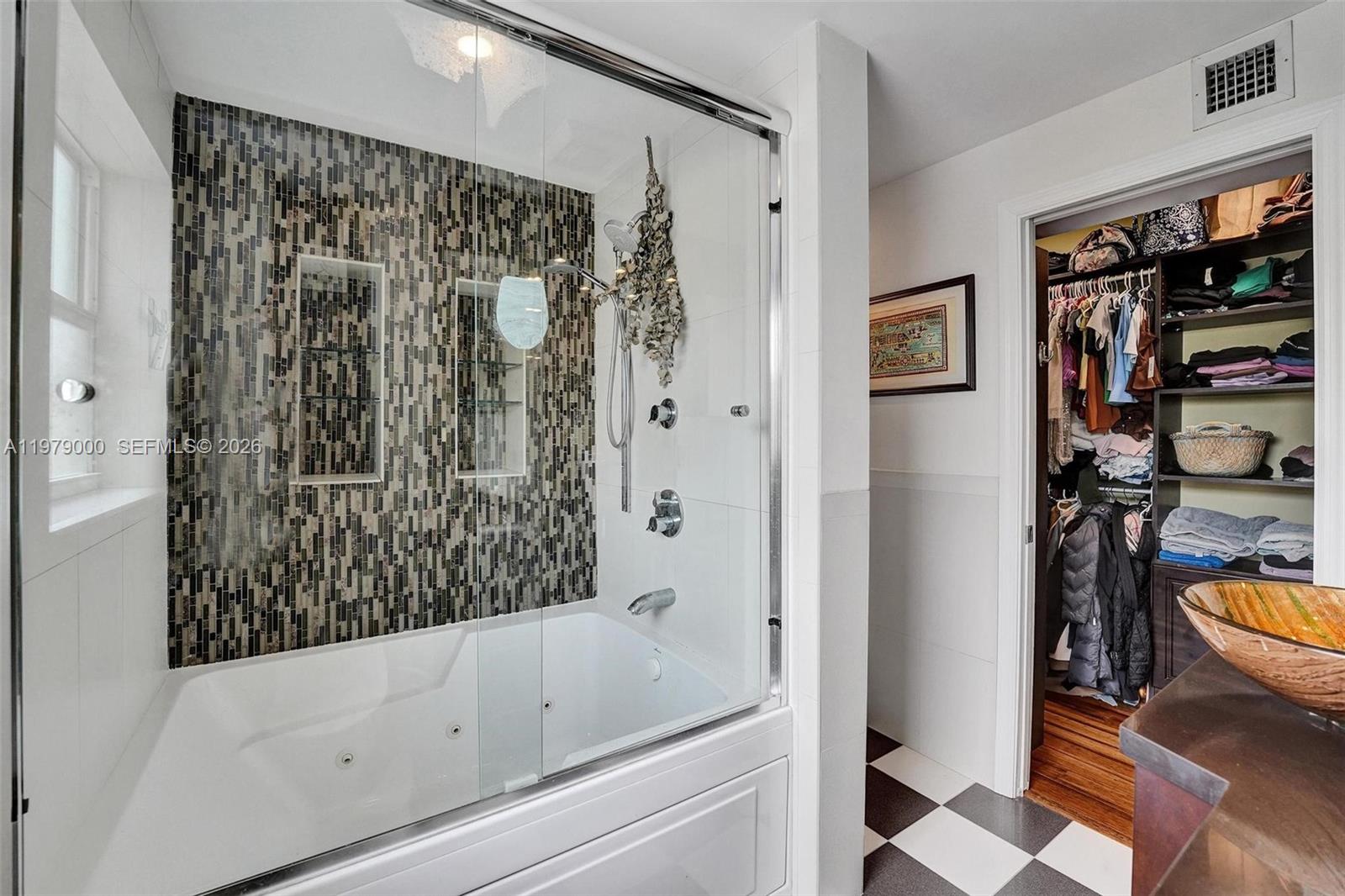 LAS OLAS MANOR 2 CONDO - Residential