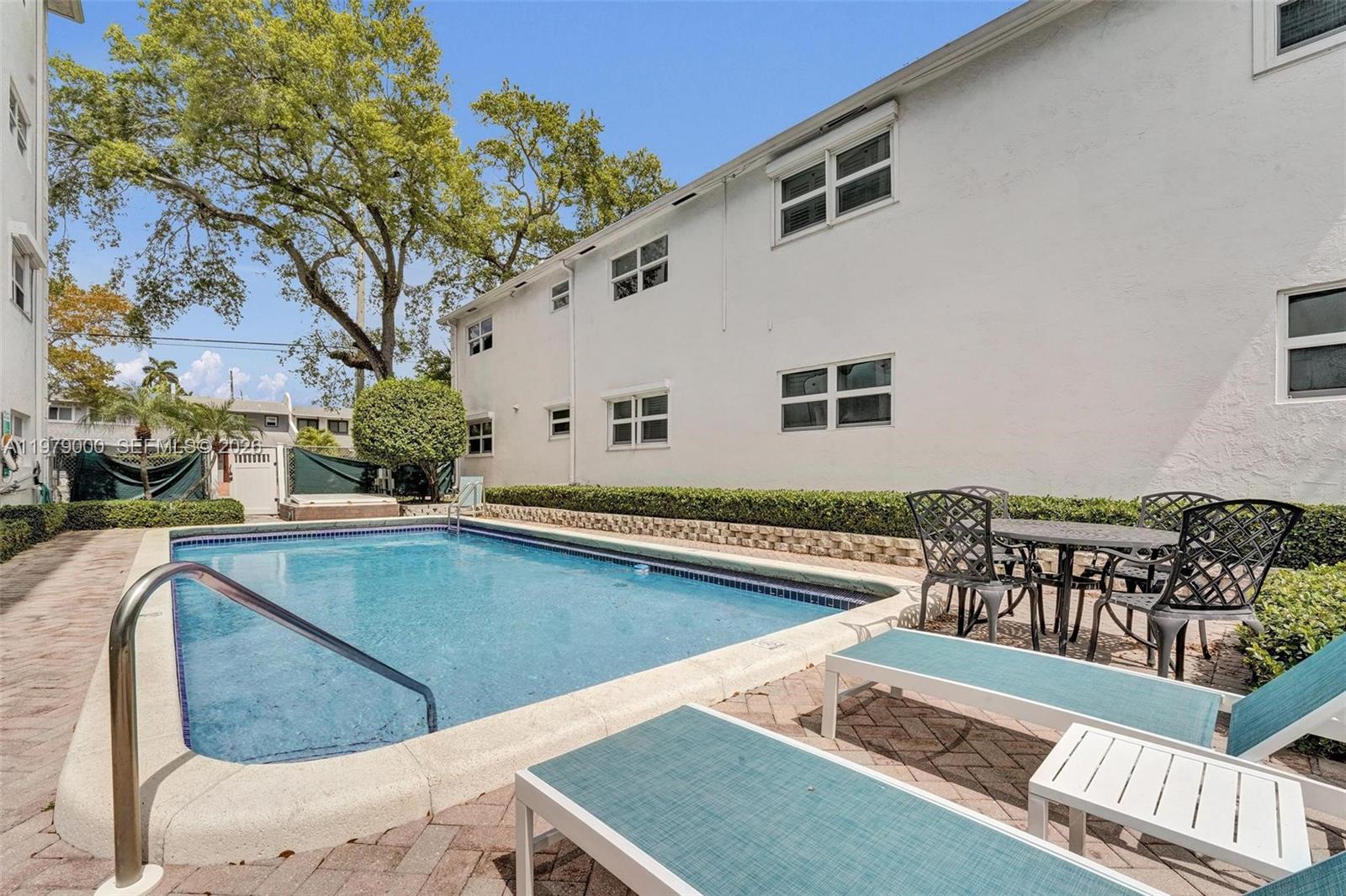 LAS OLAS MANOR 2 CONDO - Residential