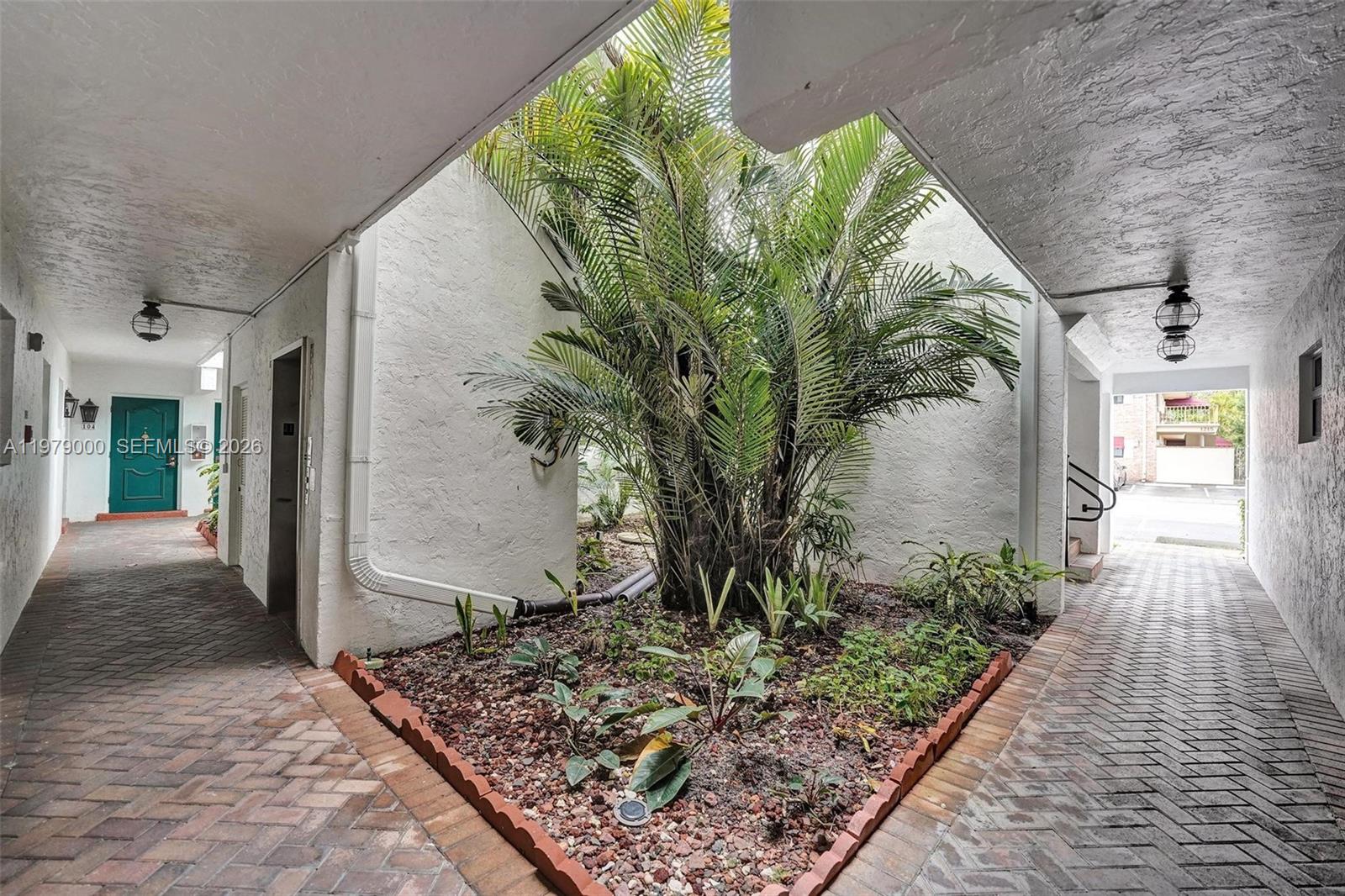 LAS OLAS MANOR 2 CONDO - Residential