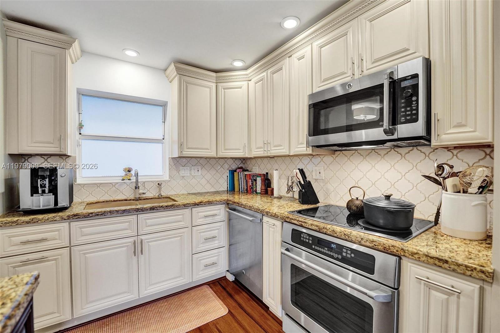 LAS OLAS MANOR 2 CONDO - Residential